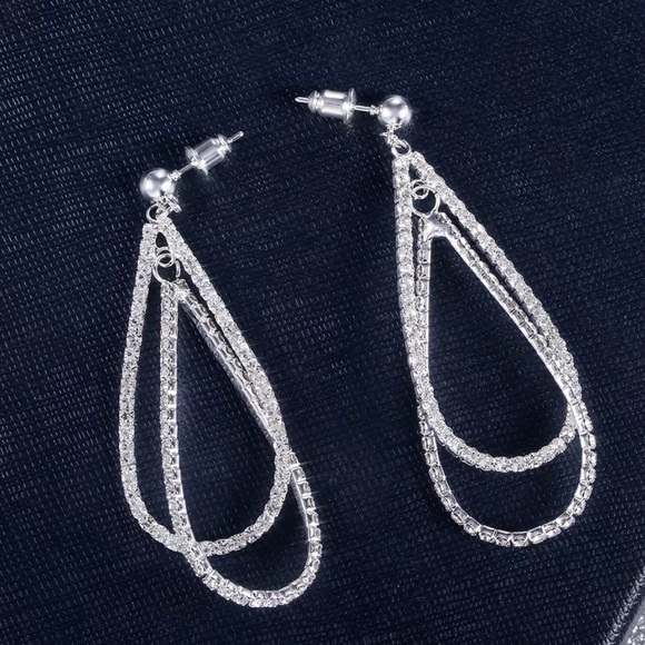 ✨Stunning Silver Sparkles✨ - Picture 2 of 4